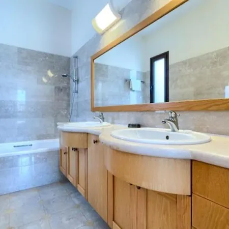 别墅 Imagine You And Your Family Renting This Charming Villa, Paphos 1155 库克里亚