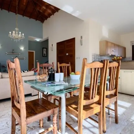 Villa Imagine You And Your Family Renting This Charming Villa, Paphos 1155