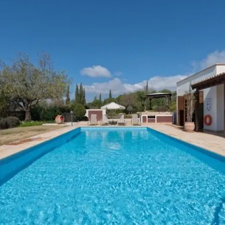 Imagine You And Your Family Renting This Charming Villa, Paphos 1155 Kouklia